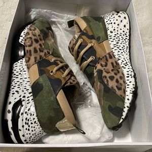 Steve Madden Cliff Sneakers